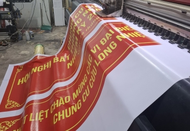 Bảng hiệu và bạt quảng cáo giúp tăng doanh số