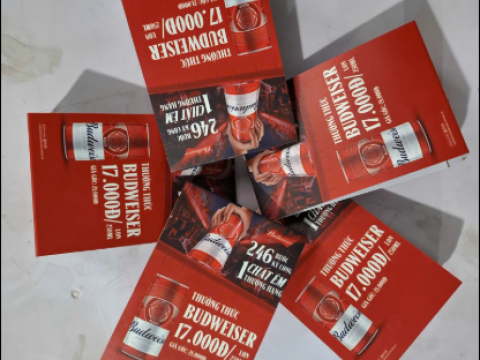 In standee, brochure, catalogue – chọn loại nào cho từng mục đích?